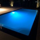 Pool mit blauer Farbe